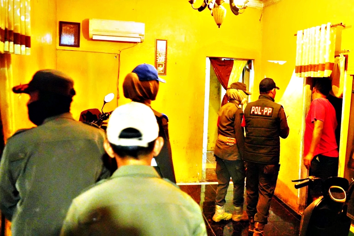 Detik-detik 26 Pasangan Bukan Suami Istri di Karawang Terciduk, Ada Tisu Magic dan Kondom: Orang Tua Langsung Dipanggil!