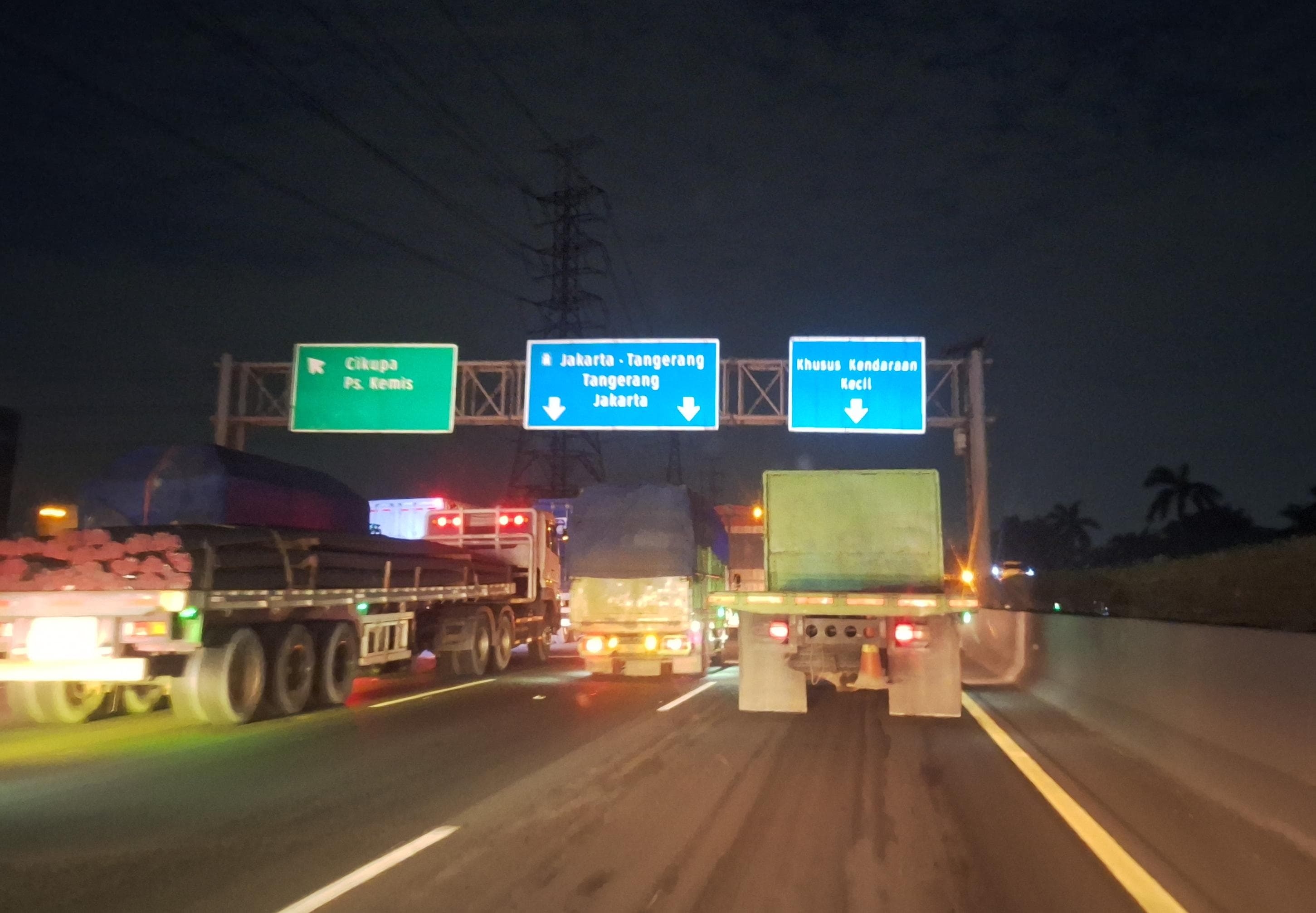 Arus Kendaraan Tol Tangerang-Merak Tembus 850 Ribu, Astra Infra Imbau Pemudik Beli Tiket Ferry H-1