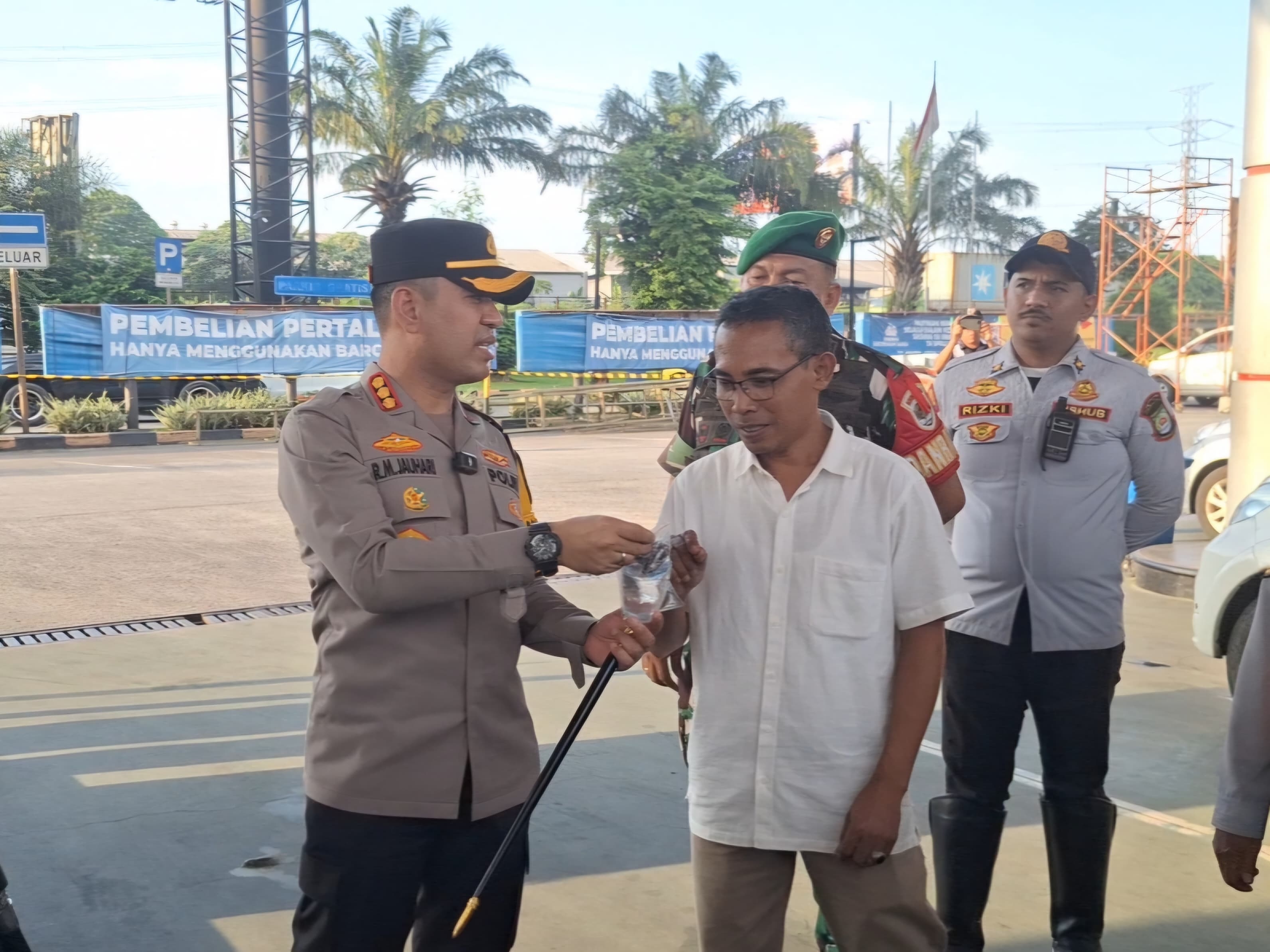 Kapolres Metro Tangerang Kota Pastikan Stok BBM di Jalur Mudik Aman dan Bebas Antrean
