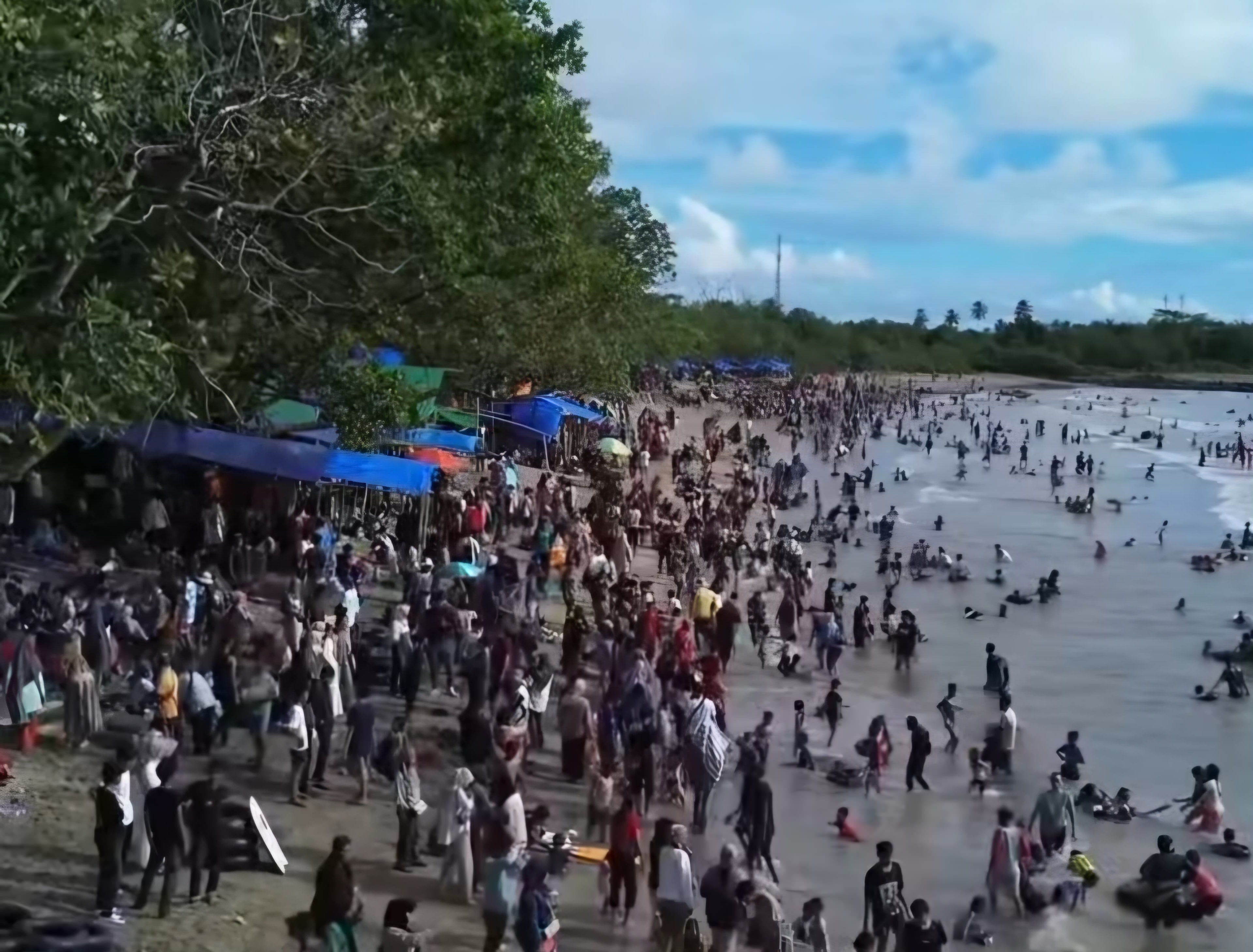 Diserbu Wisatawan, Pantai Pandeglang Justru Tak Setor Retribusi ke Daerah