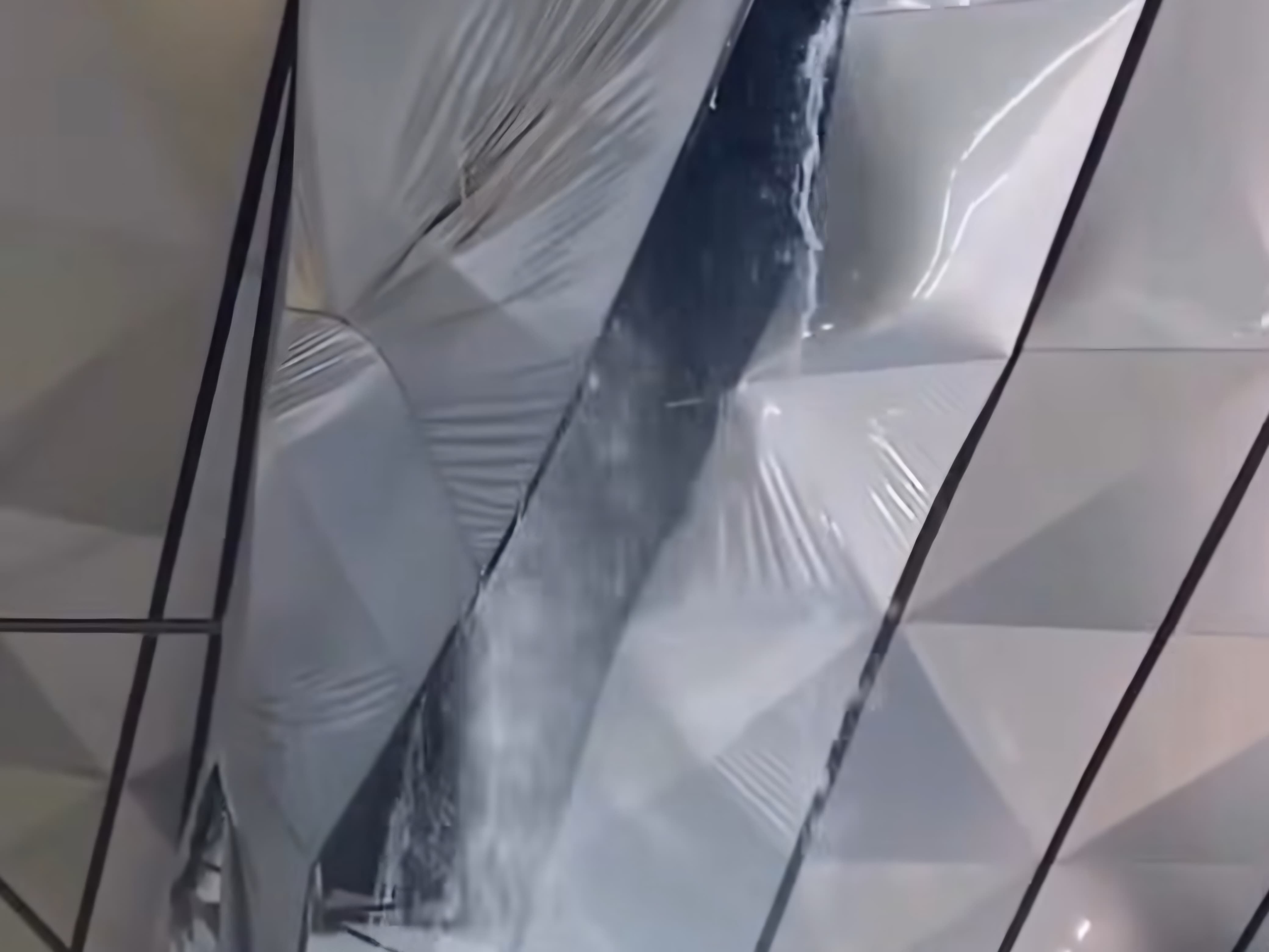 Cuaca Ekstrem Terjang Bandara Soetta, 40 Penerbangan Terdampak dan 12 Pesawat Dialihkan