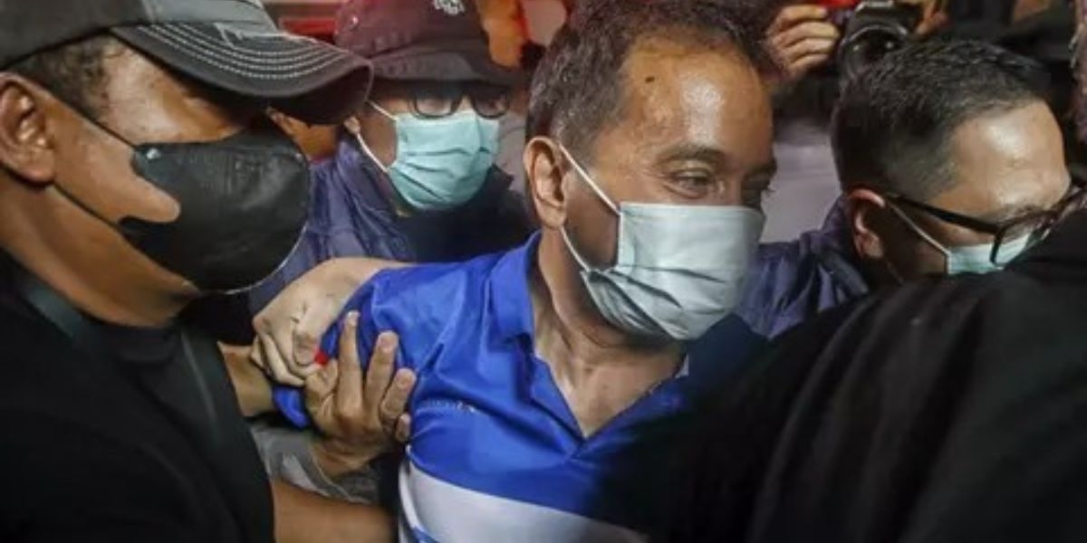 Bukan Cuma Pencemaran Nama Baik, Roy Suryo dan dr Tifa Dirundung 4 Pasal Berlapis Sebab Ijazah Jokowi