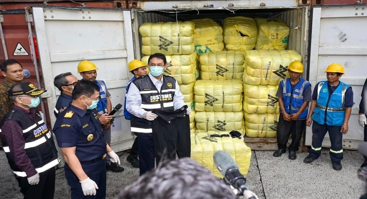 Bea Cukai Bongkar 43 Kontainer Balepress Ilegal di Tanjung Priok, Nilainya Capai Rp37,5 Miliar