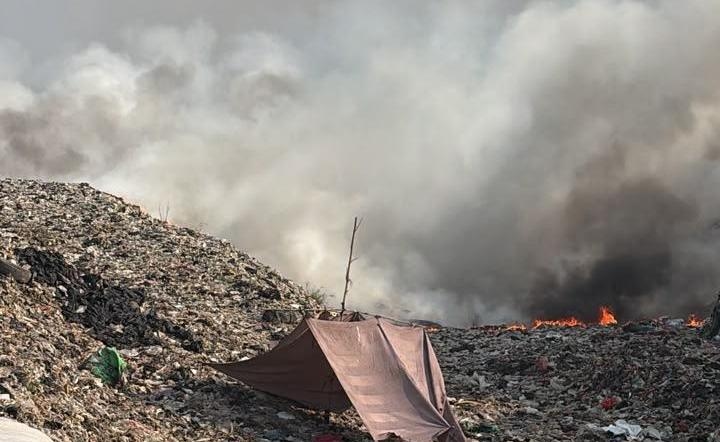 Pemkab Tangerang Tetapkan Kebakaran TPA Jatiwaringin Berstatus Tanggap Darurat, BNPB Kerahkan Helikopter Water Bombing