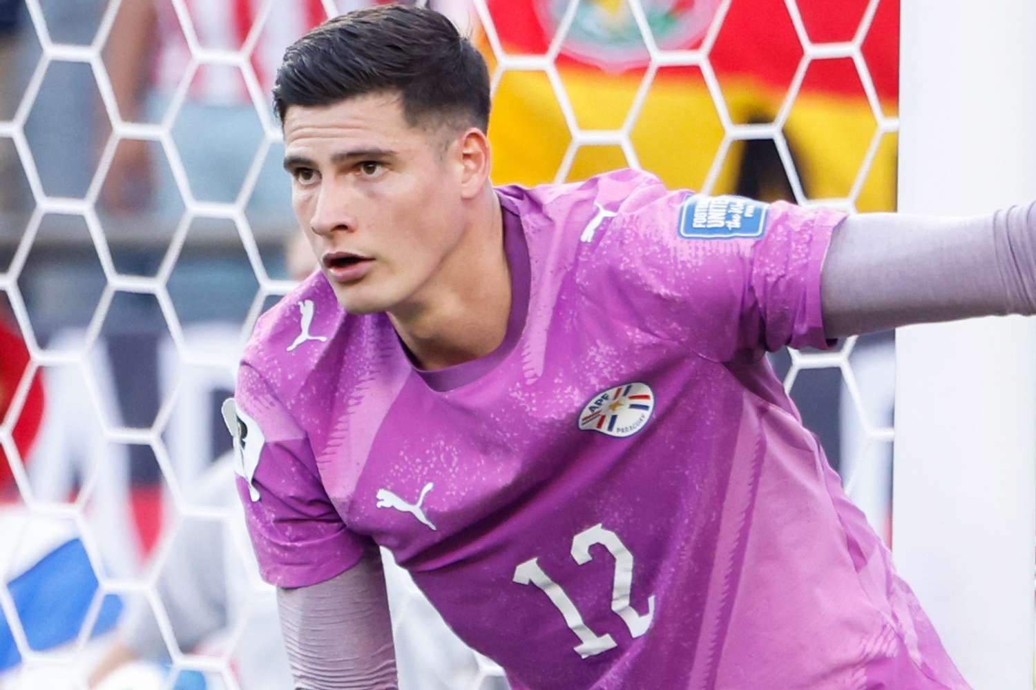 Dari Air Mata ke Panggung Dunia! Kisah Orlando Gill yang Rela Jual Jersey Demi Buah Hati Kini Menggetarkan Piala Dunia