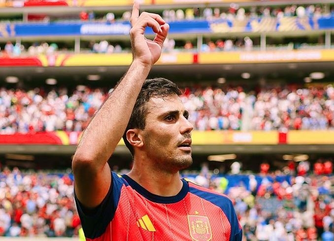 Popularitas Rodri Meledak Usai Piala Dunia 2026, Real Madrid, PSG, dan Barcelona Berebut Tanda Tangan Sang MVP