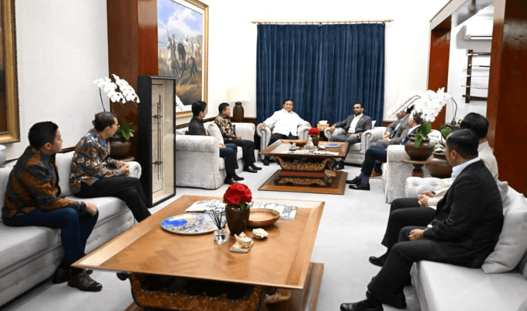 Prabowo Terima Direktur FBI Kash Patel, Artefak Budaya Indonesia dari Papua Akhirnya Dipulangkan