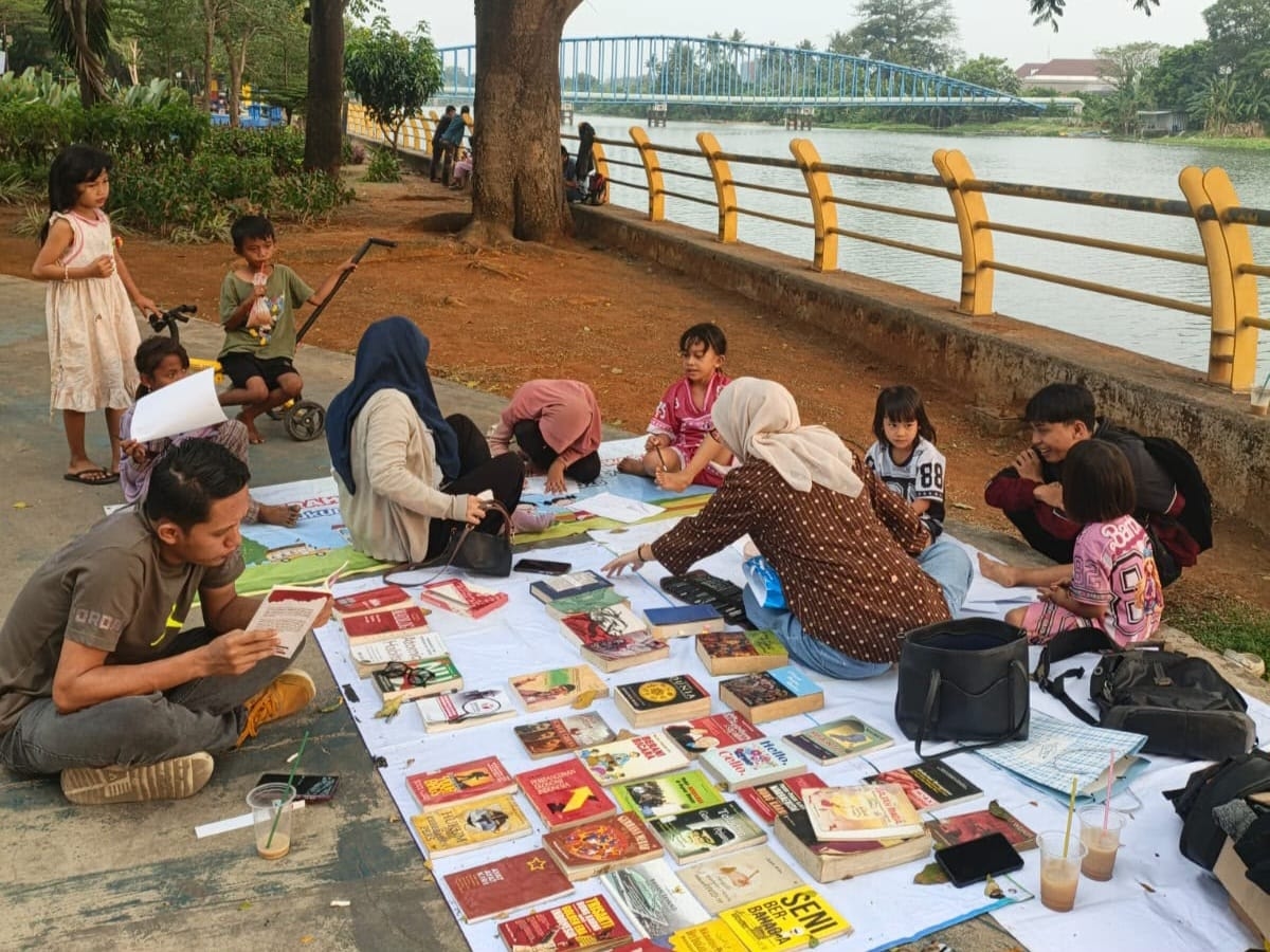 Terpal Mahasiswa Hidupkan Literasi, Perpustakaan Mini Milik Pemkot Tangerang Justru Terkunci