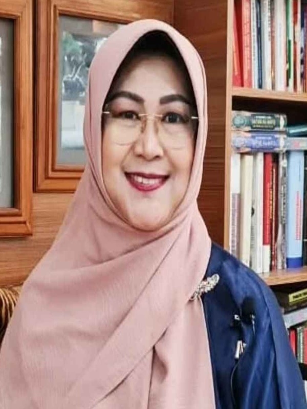 Hari Ini! Putusan Sela dr. Tifa di Kasus Ijazah Jokowi Resmi Diketok!