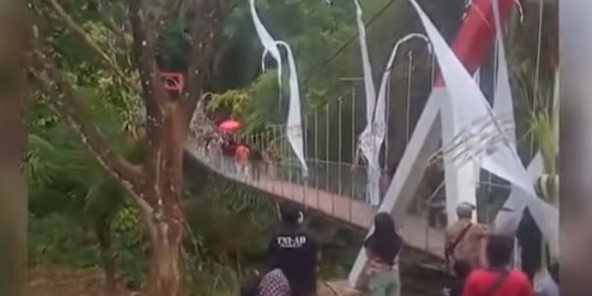 Jembatan Baru Pangandaran Mendadak Ambruk, TNI AD Ungkap Fakta di Balik Insiden Saat Peresmian