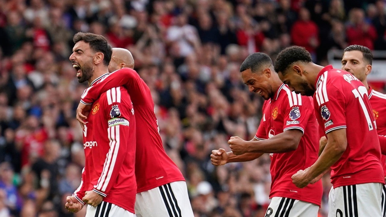 Bruno Fernandes Mengamuk! Hat-trick Bawa MU Bangkit dan Hancurkan Ipswich 5-2