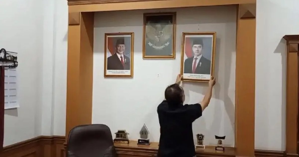 Buntut Putusan MK, Wakil Ketua DPRD Sukabumi Turunkan Foto Gibran dari Ruang Kerjanya