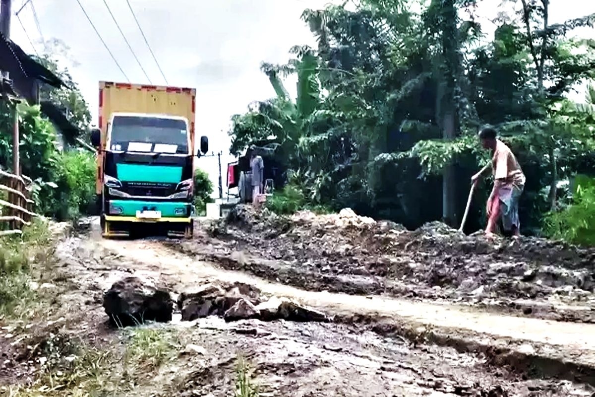 Banten Selatan Menjerit: 200 Kilometer Jalan di Lebak Masih Menjadi 'Jalur Neraka' di Tahun 2026