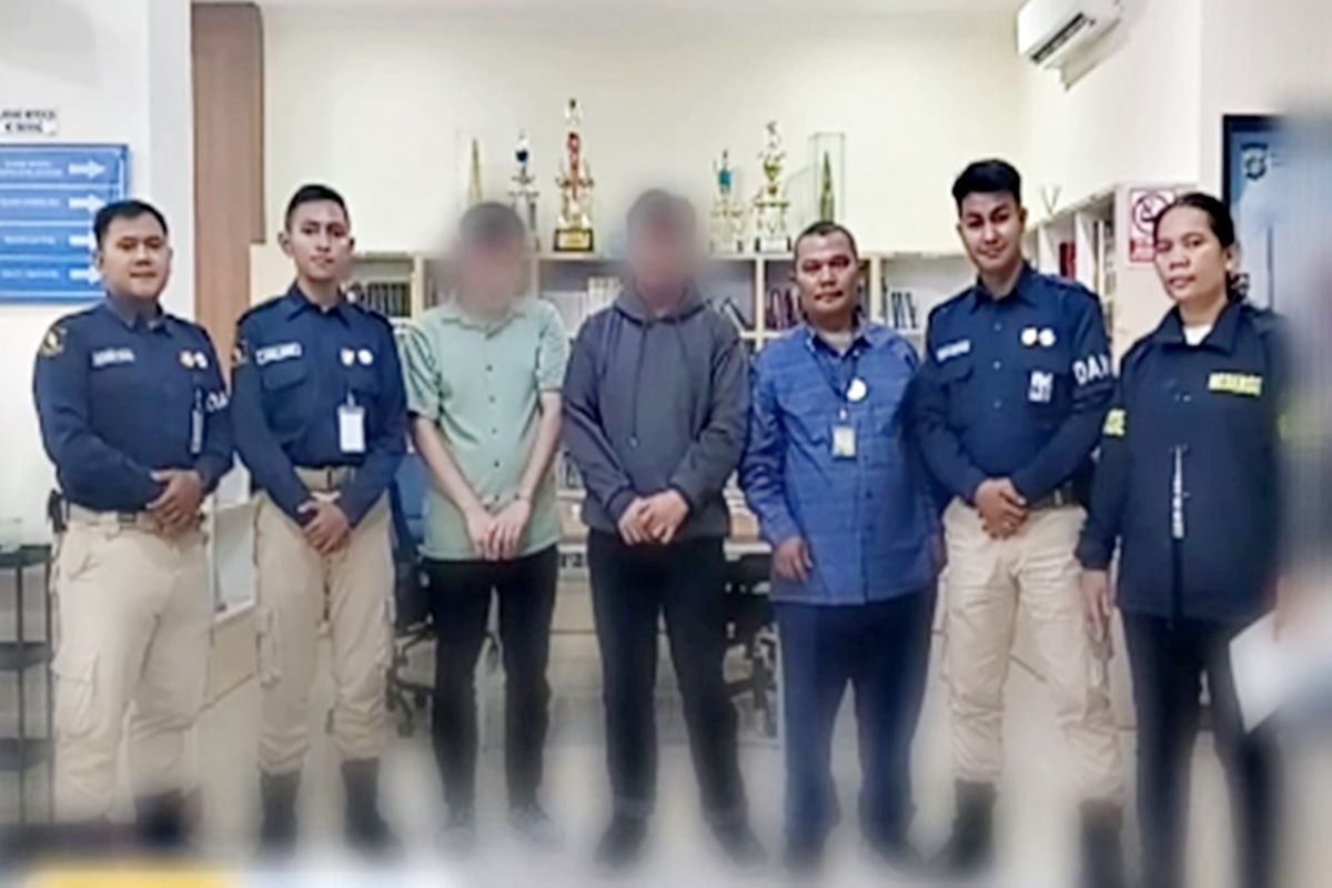 HEBOH di Transjakarta! Dua Pria Nekat Berbuat Asusila di Tengah Penumpang, Cairan Mencurigakan Jadi Bukti