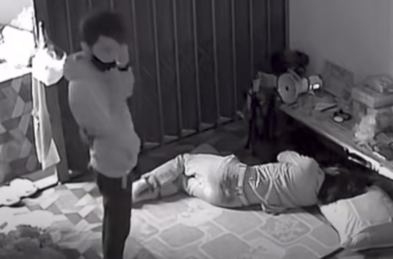 Aksi Pencurian di Warung Jukut Milik Almarhum Epy Kusnandar Terekam CCTV, 2 HP Karyawan Raib