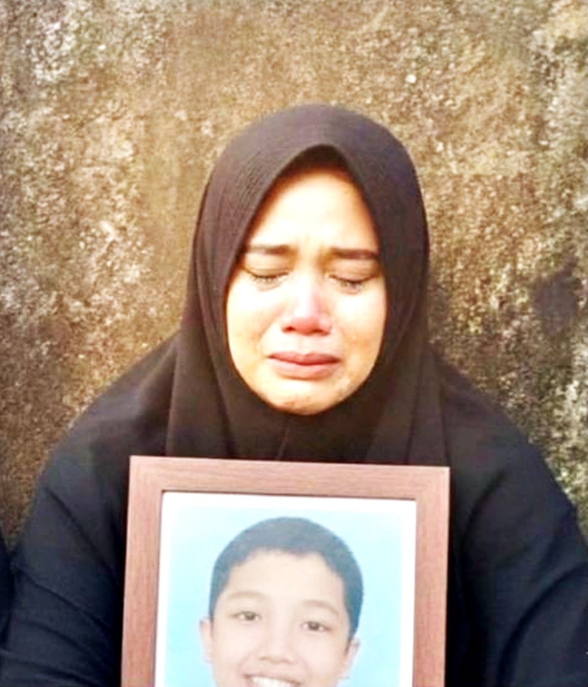 Misteri Kematian NS di Sukabumi: Tubuh Penuh Luka Bakar, Isak Tangis Ibu Kandung Tuntut Keadilan