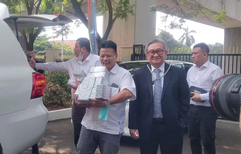 Kantor Advokat Maqdir Ismail Digeledah Penyidik Kejagung Terkait Pengembalian Uang Rp27 Miliar