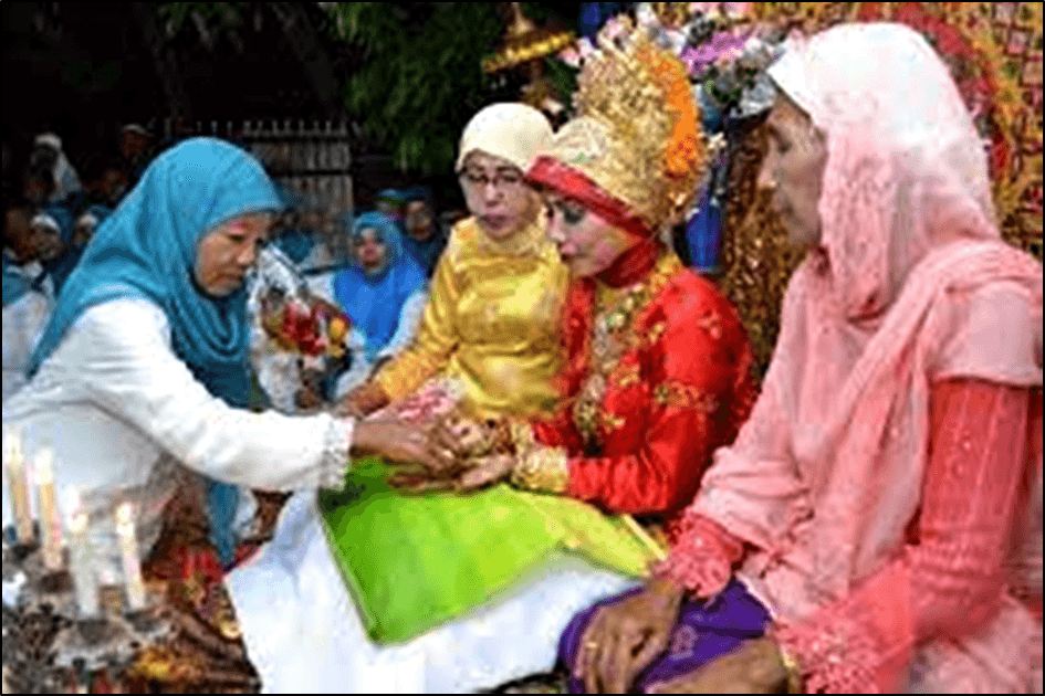 Ritual Naik Ranjang yang Unik dari Pernikahan Suku Mbojo Bima NTB