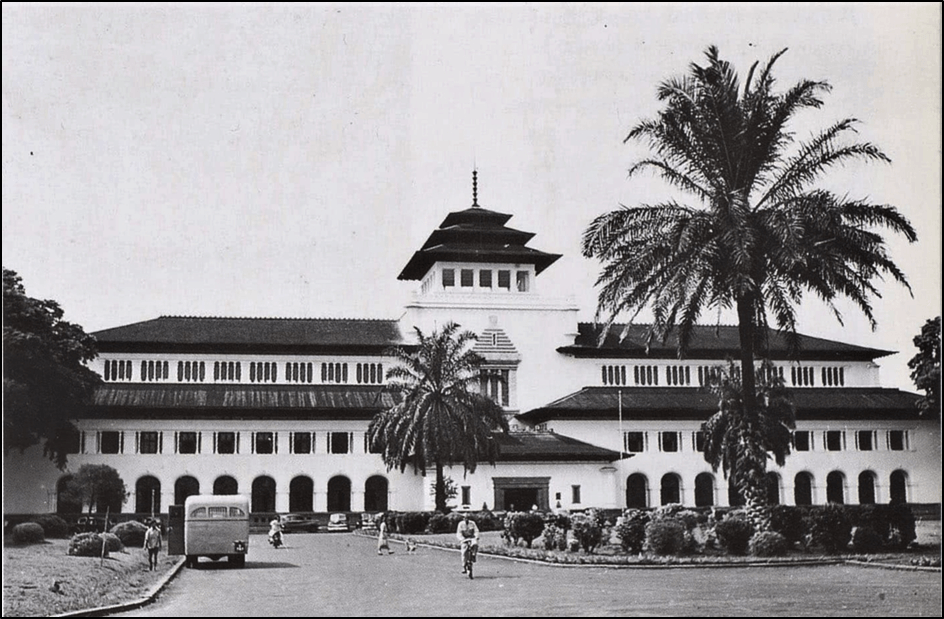 Asal Muasal Nama GEDUNG SATE Di Bandung, Oh Ini Sejarahnya!