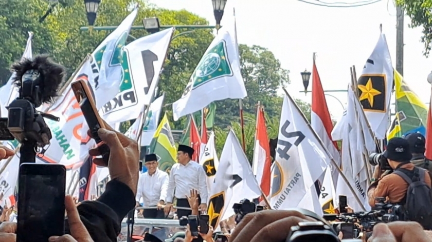 Ribuan Masa Mengiringi Pasangan AMIN! Dan Menjadi Paling WAHID Mendaftar Sebagai Capres dan Cawapres di KPU RI