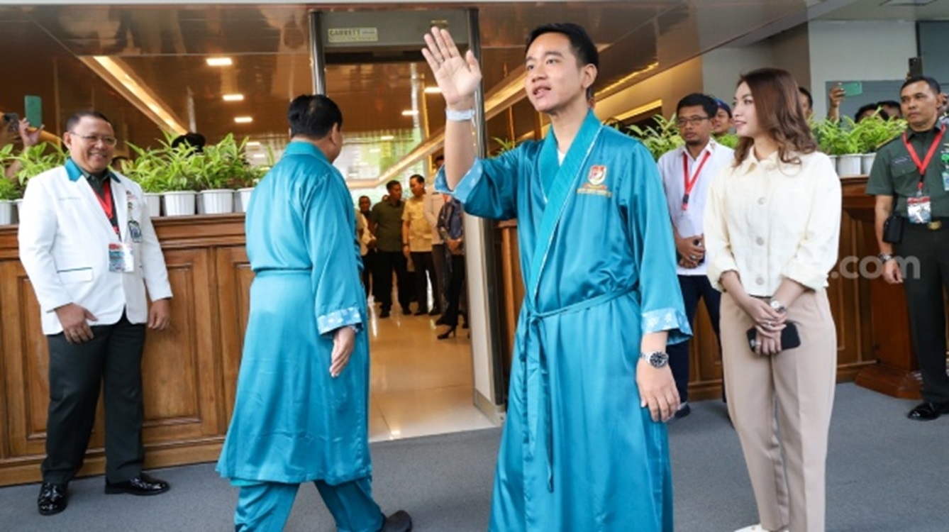 Jokowi Terbitkan Aturan Baru: Gibran, Prabowo dan Mahfud MD Tidak Perlu Mundur