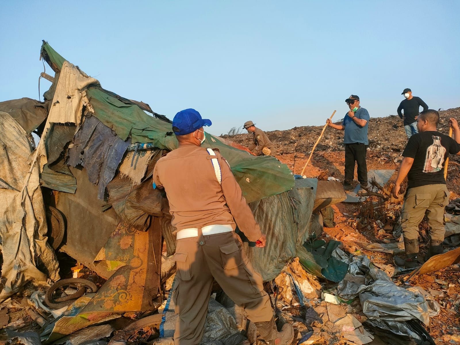 Ganggu Aktivitas Pemadaman, Aktivitas Pemulung di Area TPA Rawa Kucing Dihentikan