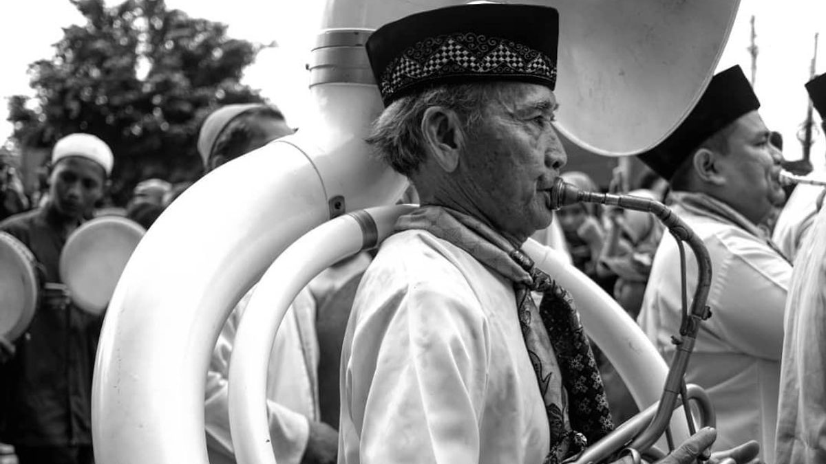 TANJIDOR: Musik  Para Budak Menjadi Musik Jalanan BETAWI Yang Masih Tetap Terjaga Kelestariannya