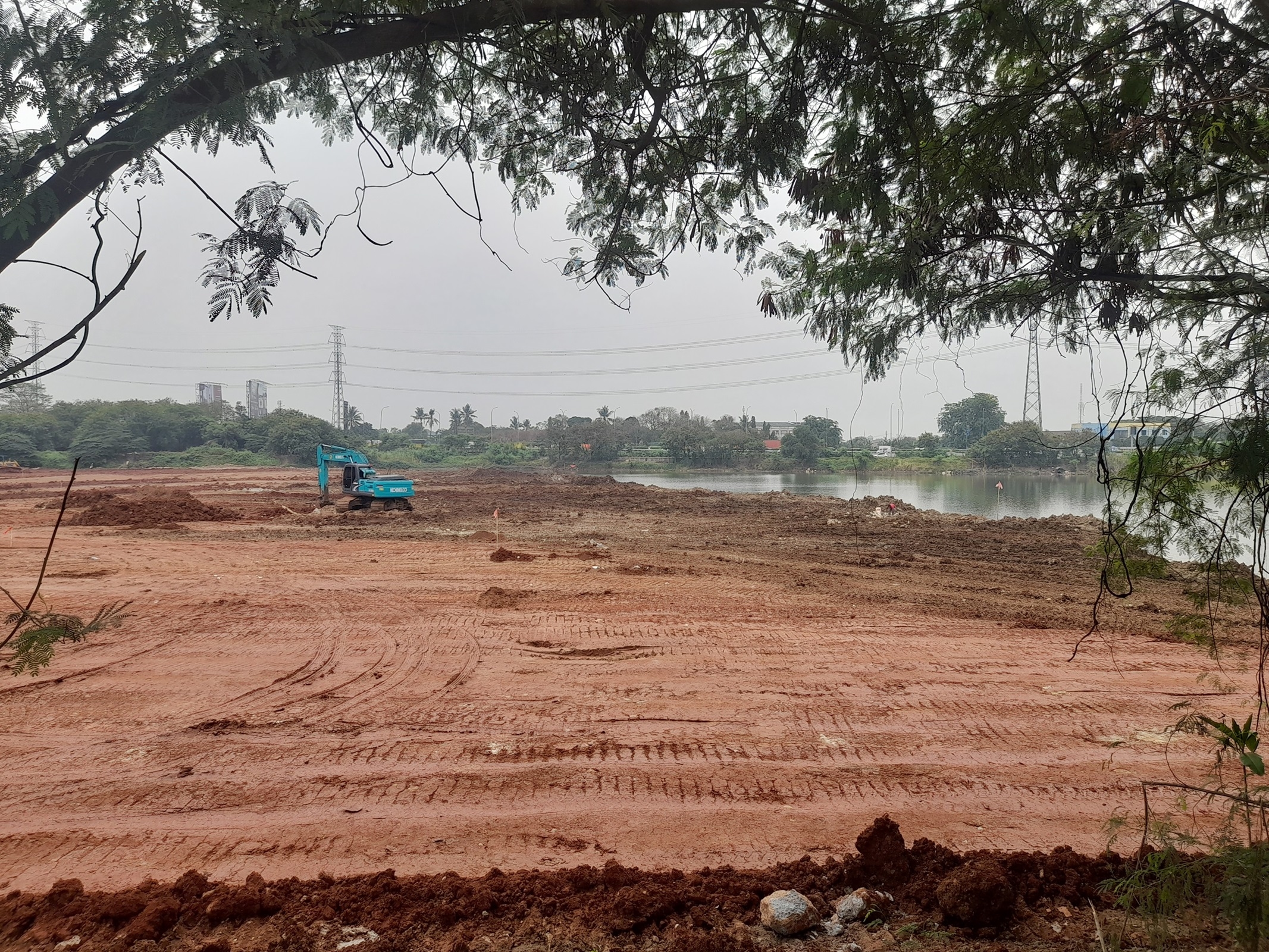 Pengerukan Danau Puri 11 Karang Tengah Kota Tangerang Bikin Warga Khawatir