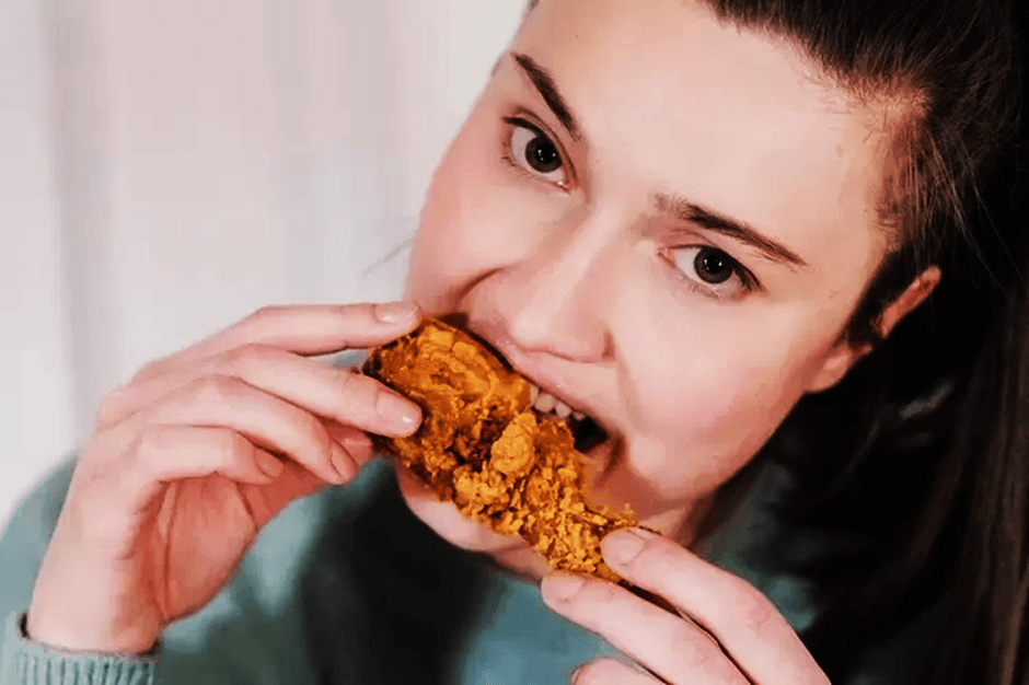 Mitos Atau Fakta: Gadis Yang Memakan Sayap Ayam, Bisa Jauh Dari Jodoh