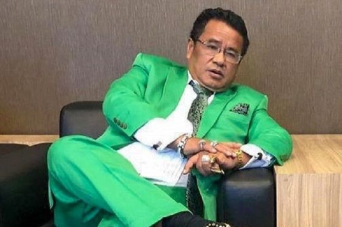 Hotman Paris Lempar Sindiran Pedas ke Razman Nasution: Lebih Baik Beternak Ayam di Kampung!