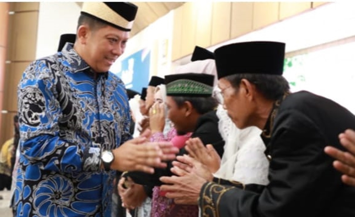 Pj Bupati Tangerang Hadiri 40 Pasangan Resepsi Isbat Pernikahan Massal