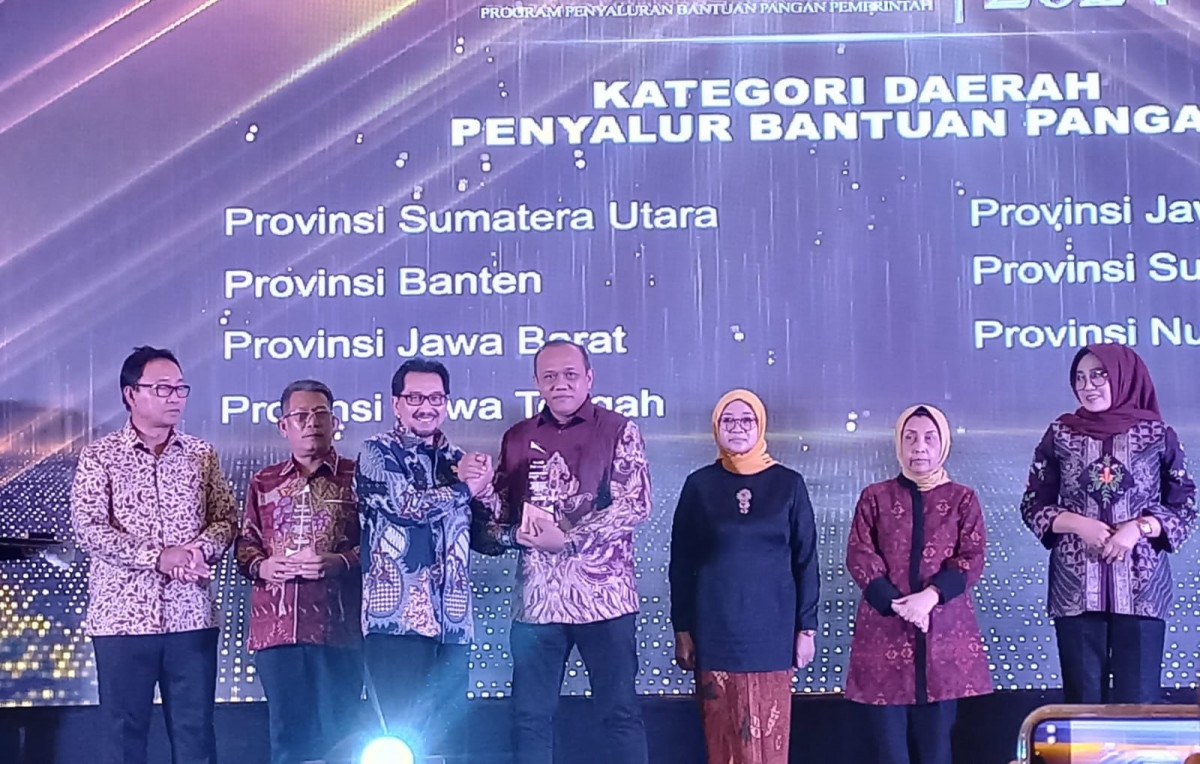 Provinsi Banten Raih Penghargaan sebagai Kategori Daerah Penyalur Bantuan Pangan untuk Pengentasan Stunting 2024