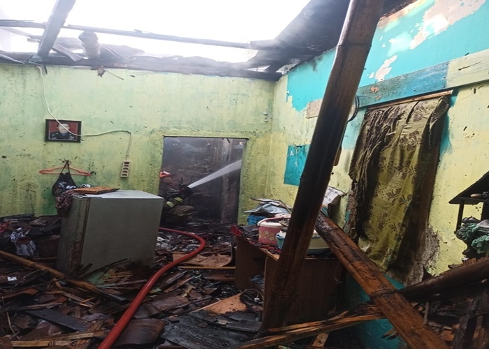 Akibat Tabung Gas Tiga Kilogram Meledak, Dua Rumah Warga Ludes Terbakar