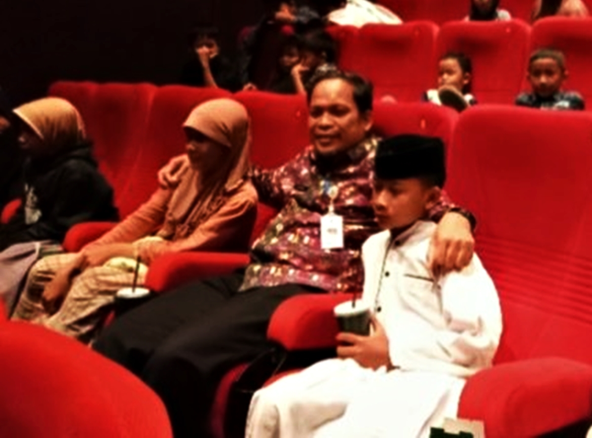 Nobar, Film ‘Bila Esok Ibu Tiada’ Bangkitkan Semangat Puluhan Anak Yatim di Studio 5 Bioskop Mal Bale Kota, Kota Tangerang