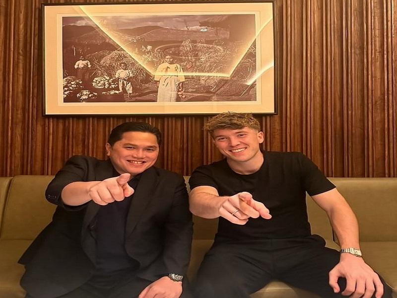 Penyerang Ole Romeny Bakal Diproses Naturalisasi Perkuat Timnas Indonesia, Setelah Erick Thohir Unggah Foto Mereka Berdua Berpose Menunjuk