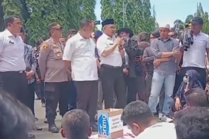 Ribuan Warga Cilegon Lakukan Aksi Damai, Tuntut Pemkot Bayar Tunggakan Honorer