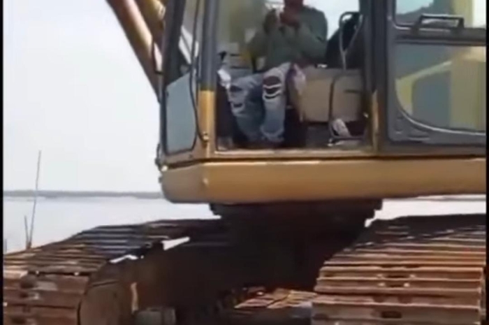 Geger! Muncul Lagi Pagar Laut Misterius di Bekasi, Pembangunan dengan Alat Berat