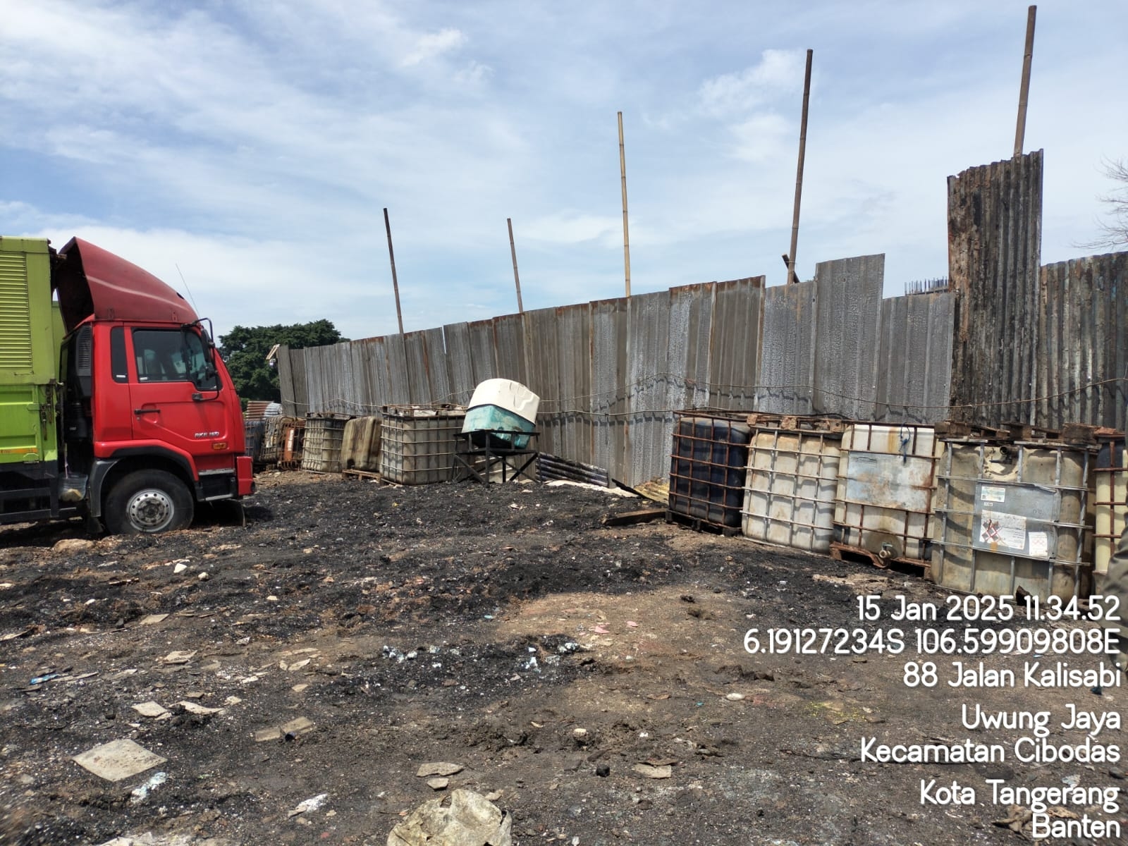 DLH Kota Tangerang Segel Perusahaan Pembuang Limbah B3 Ilegal