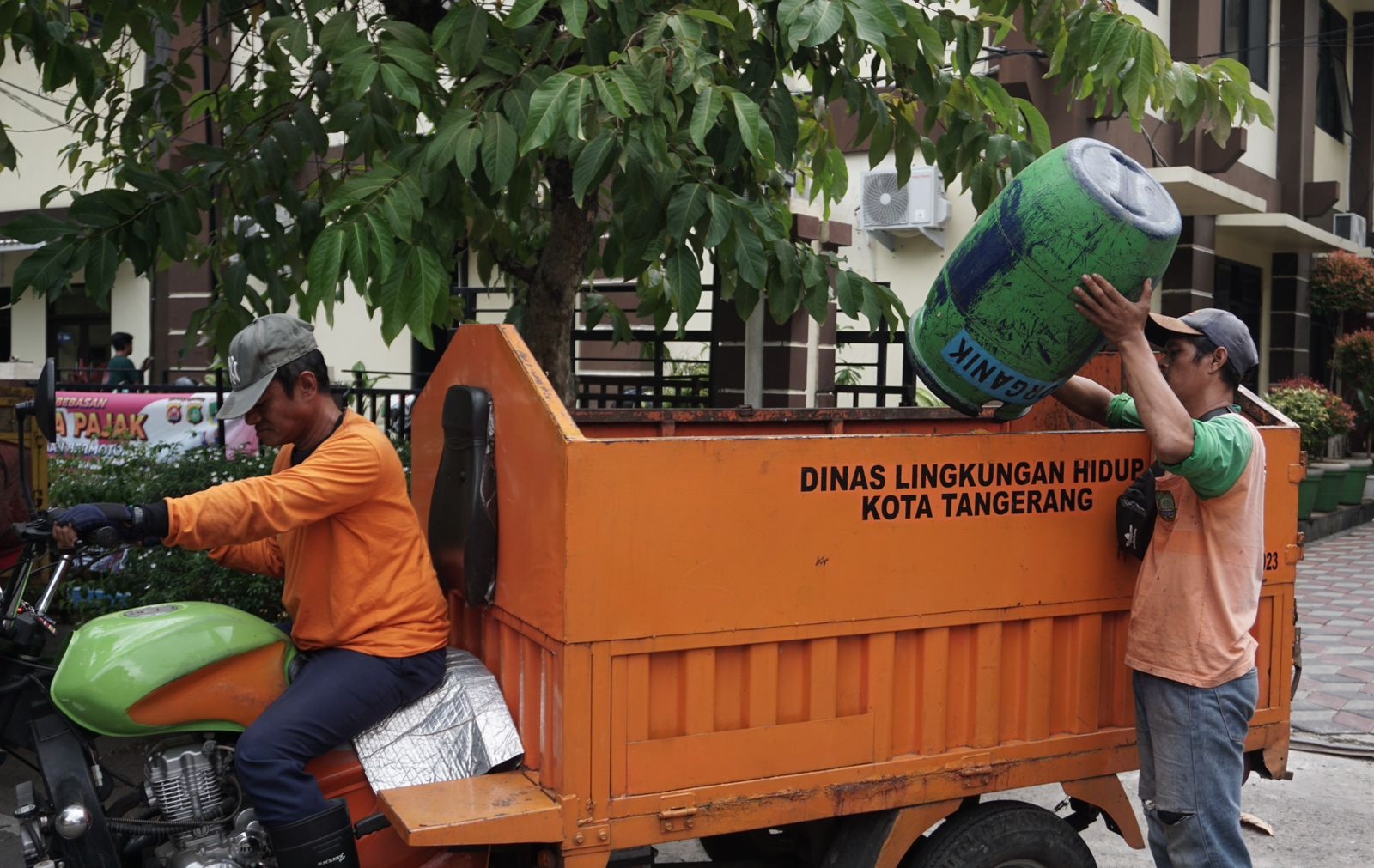 DLH Kota Tangerang Tegaskan Tarif Resmi Retribusi Sampah Restoran Rp175 Ribu per Rit