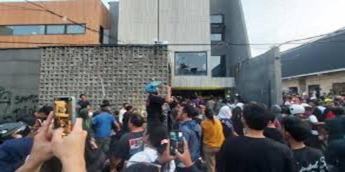 Black Mamba Ahmad Sahroni Itu Apa? Sampai Salah Satu Rumah di Kota Beirut Jadi Terseret