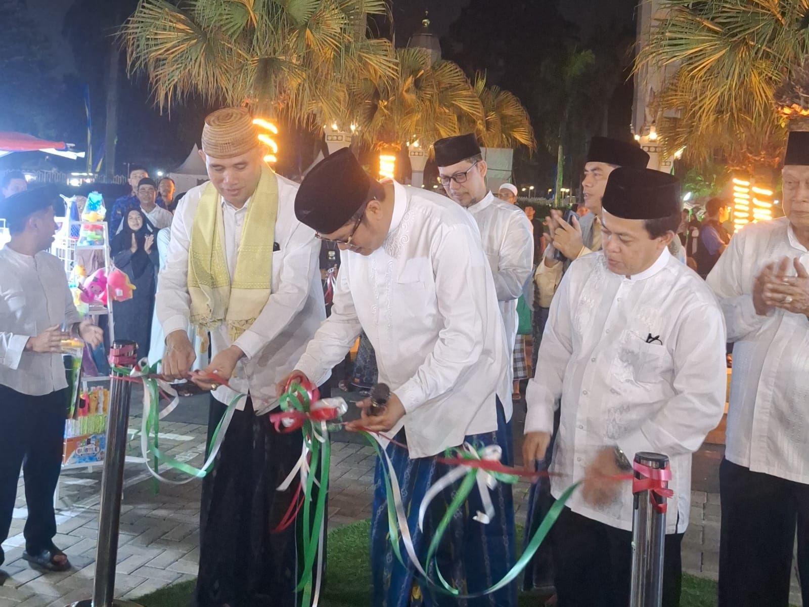 Malam Pertama Ramadan, Jemaah Padati Masjid Raya Al-Azhom, Maryono Ajak Jaga Semangat hingga Akhir Bulan Suci
