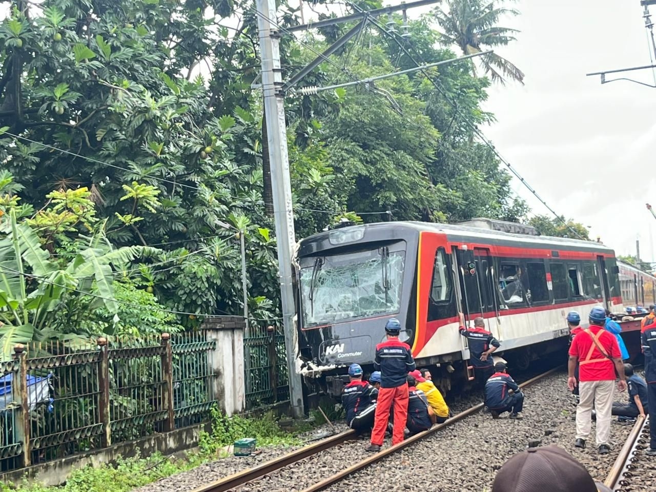 Kereta Bandara Tabrak Truk Trailer di Perlintasan Poris, Tidak Ada Korban Jiwa
