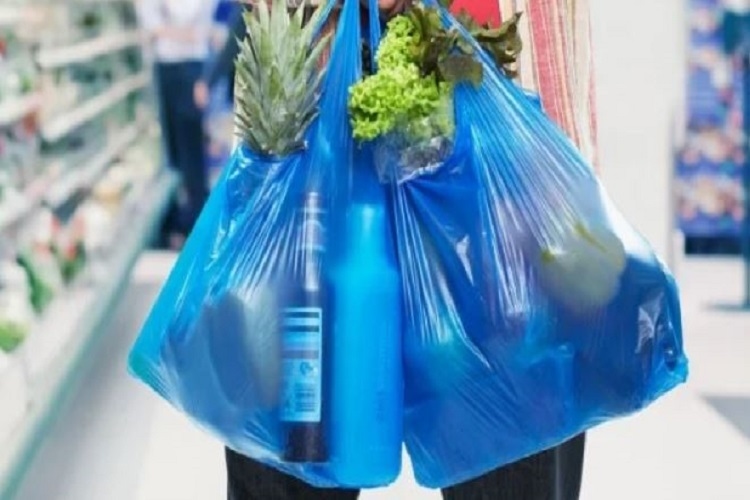 Harga Plastik Naik 100 Persen, Pedagang Pasar Semarang Terjepit Takut Naikkan Harga Dagangan