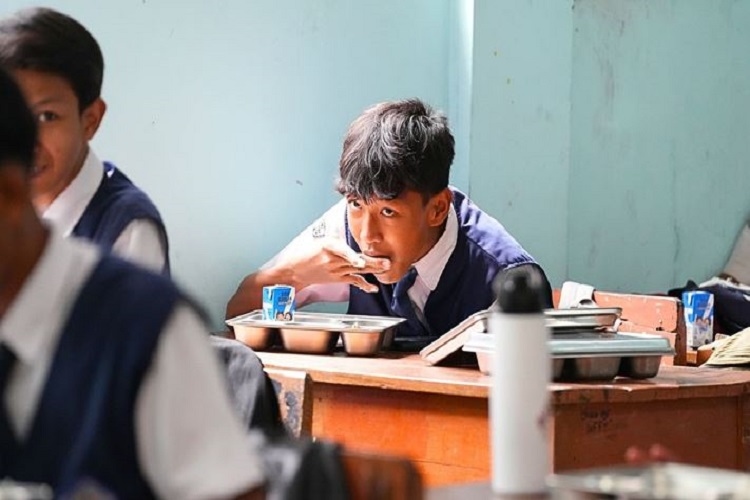 Dipangkas Purbaya! Operasional MBG Dikurangi dari 6 ke 5 Hari, Hemat Hingga Rp40 Triliun