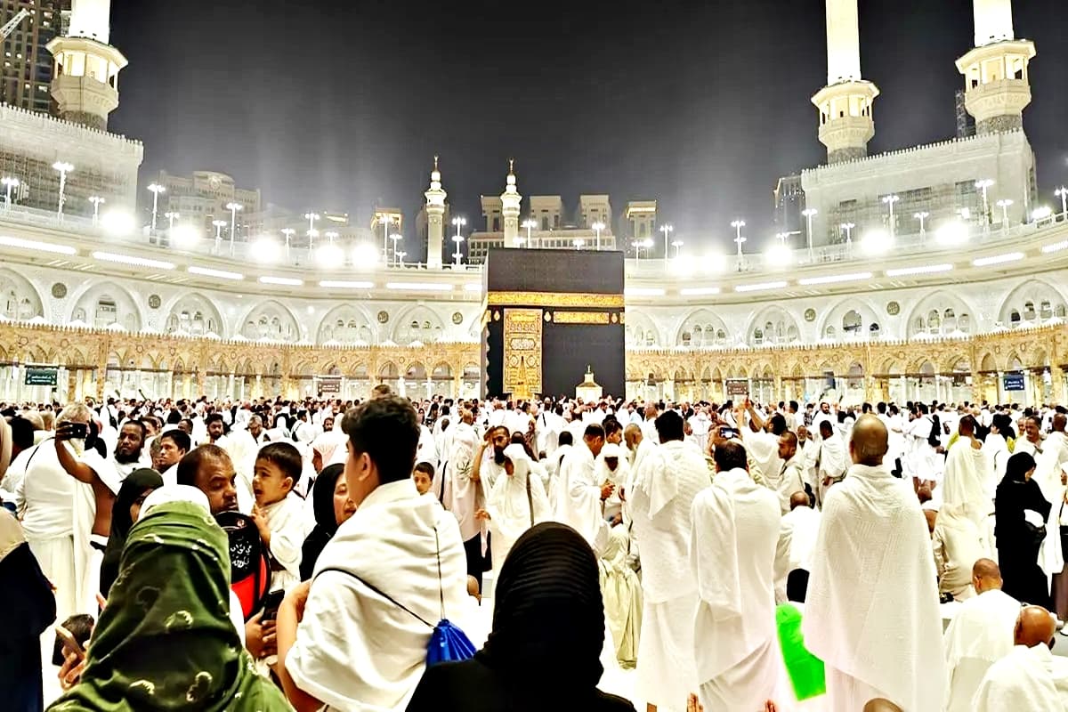 Gawat! Ruang Udara Timur Tengah Memanas, 58 Ribu Jemaah Umrah Indonesia Tertahan di Arab Saudi: Begini Nasib Mereka