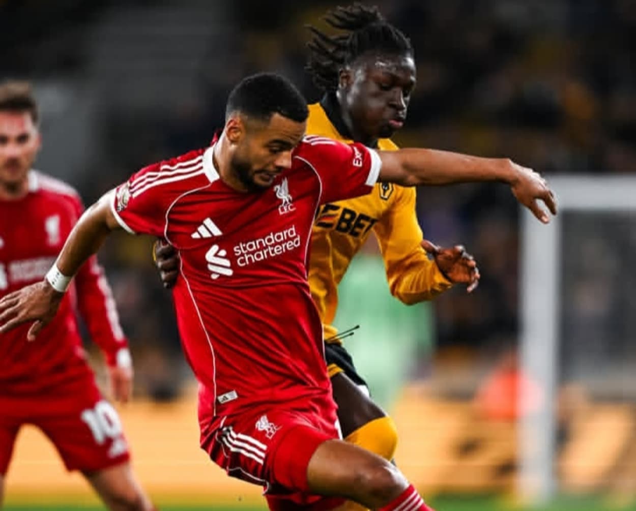 Drama Menit Akhir! Wolves Curi Kemenangan 2-1 atas Liverpool