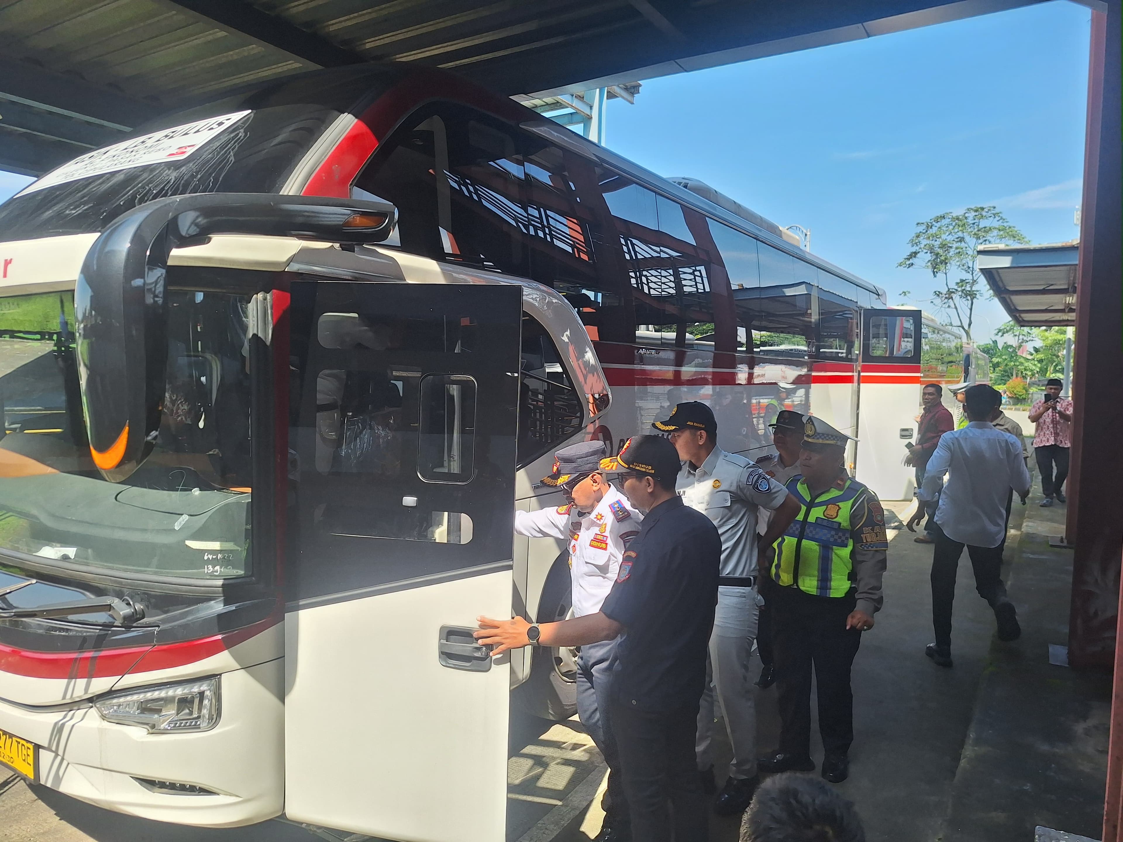 Sidak Kelayakan Bus Mudik, Dishub Tangsel Temukan Armada Kelebihan Kursi Penumpang 