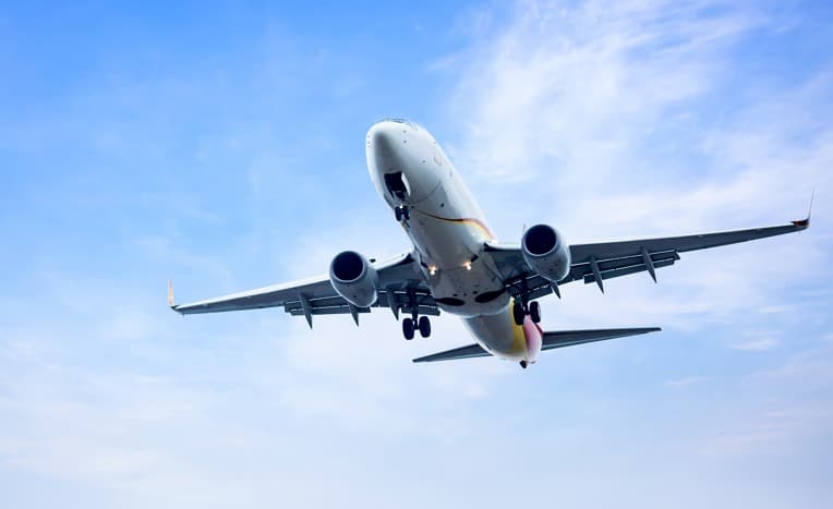 Pesawat Kargo Rusia Kirim 13 Ton Obat ke Iran di Tengah Konflik dan Blokade