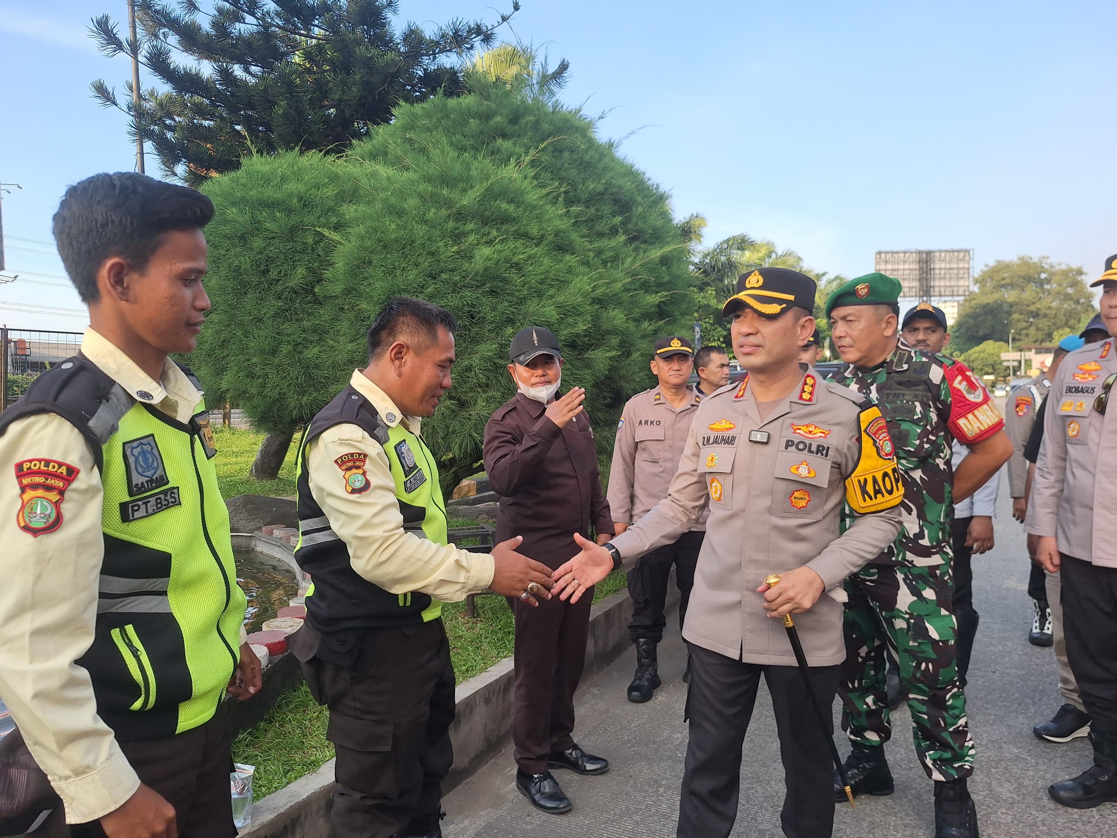 Kapolres Metro Tangerang Kota Pantau Arus Mudik di KM 13, Kondisi Lalu Lintas Masih Landai