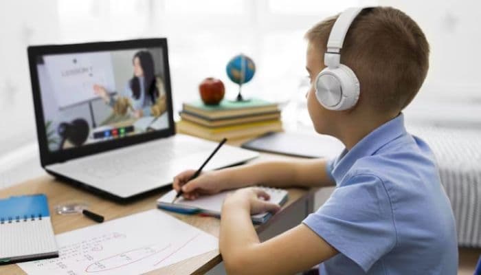 Sekolah Online April 2026 Batal Dilakukan Usai Kena Protes DPR Dinilai Ancam Masa Depan Siswa